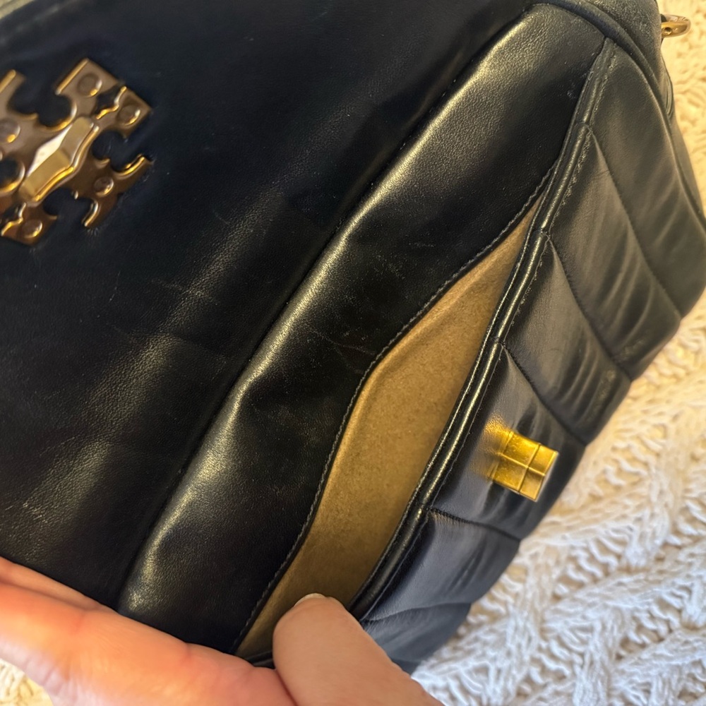 Tory Burch Black Quilted Crossbody with Gold Accents - Picture 5 of 6